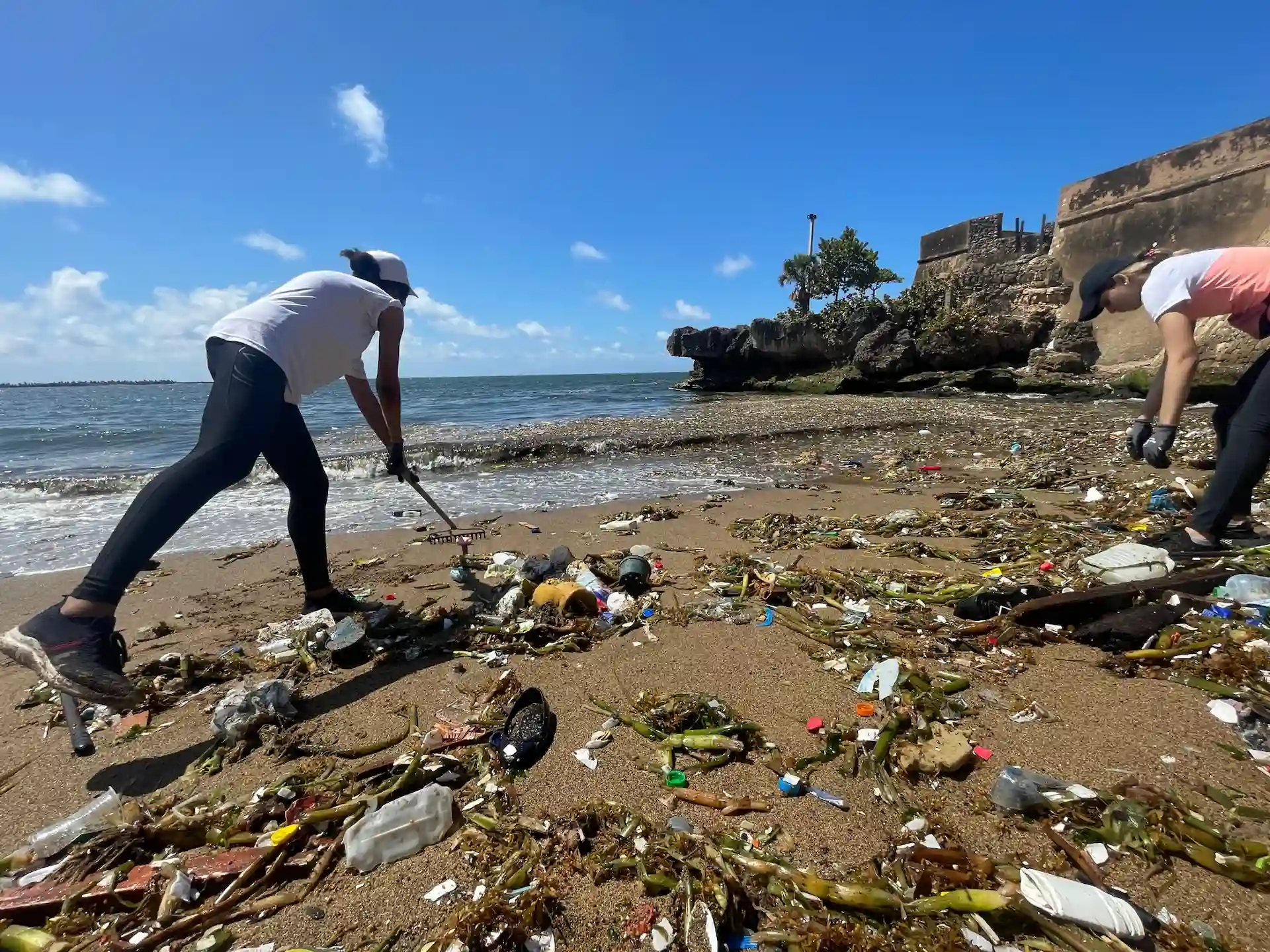 #TeamSeas volunteers cleanup